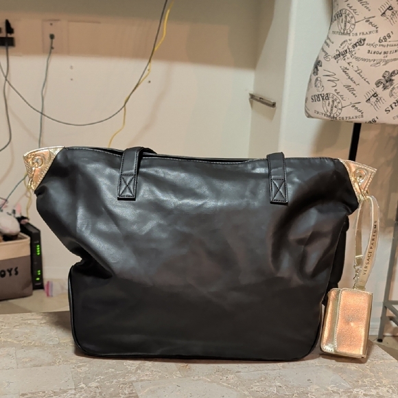 ❌SOLD❌Versace Black Tote Bag with Gold Accents - Picture 2 of 10